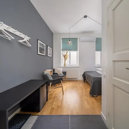 Apartment Elegant With Airconditioner And Elevator, 9 Min Walk To Old Town *