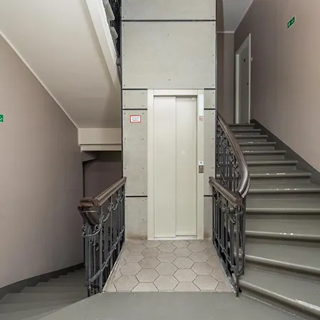Elegant With Airconditioner And Elevator, 9 Min Walk To Old Town Apartment Riga