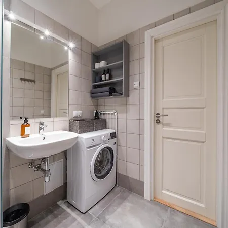 Elegant With Airconditioner And Elevator, 9 Min Walk To Old Town * Riga